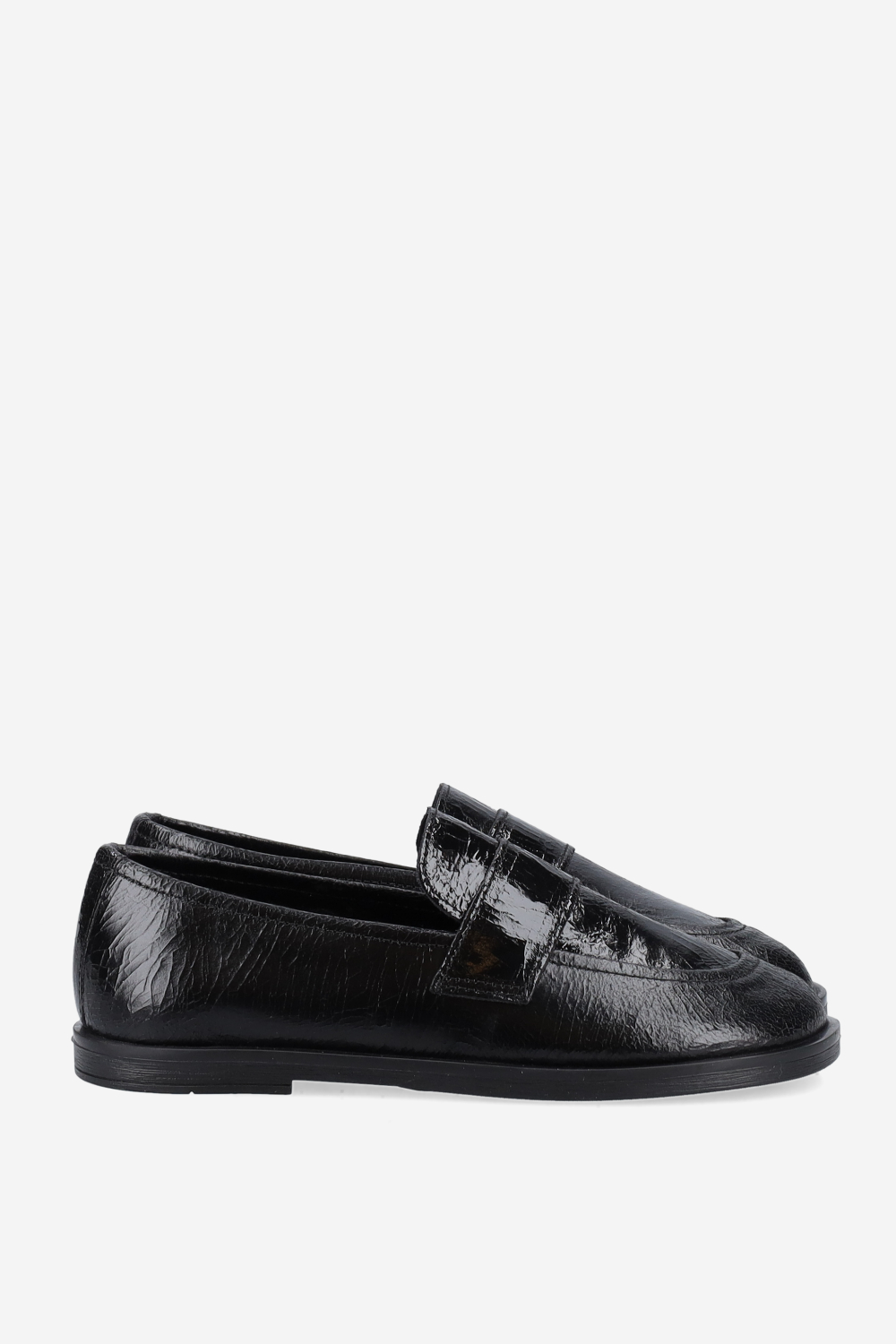 Crack leather loafers