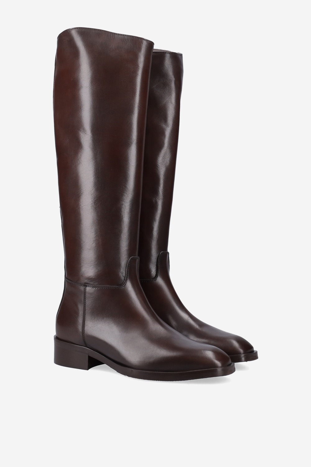 Zipped leather boots