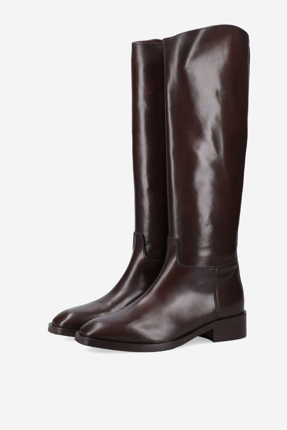 Zipped leather boots