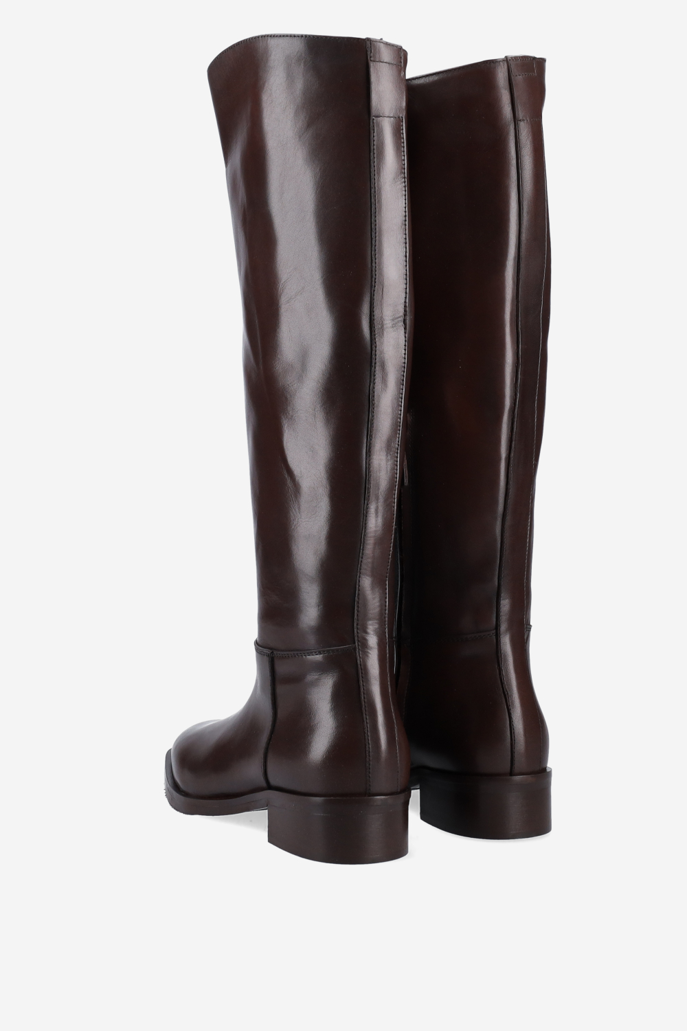 Zipped leather boots