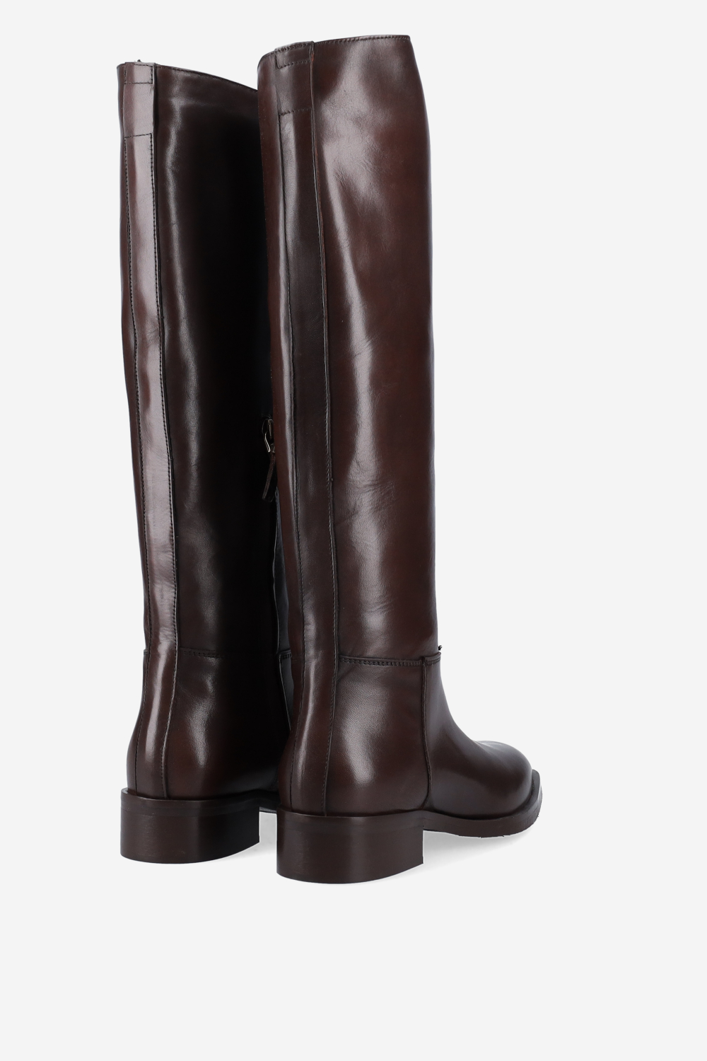 Zipped leather boots