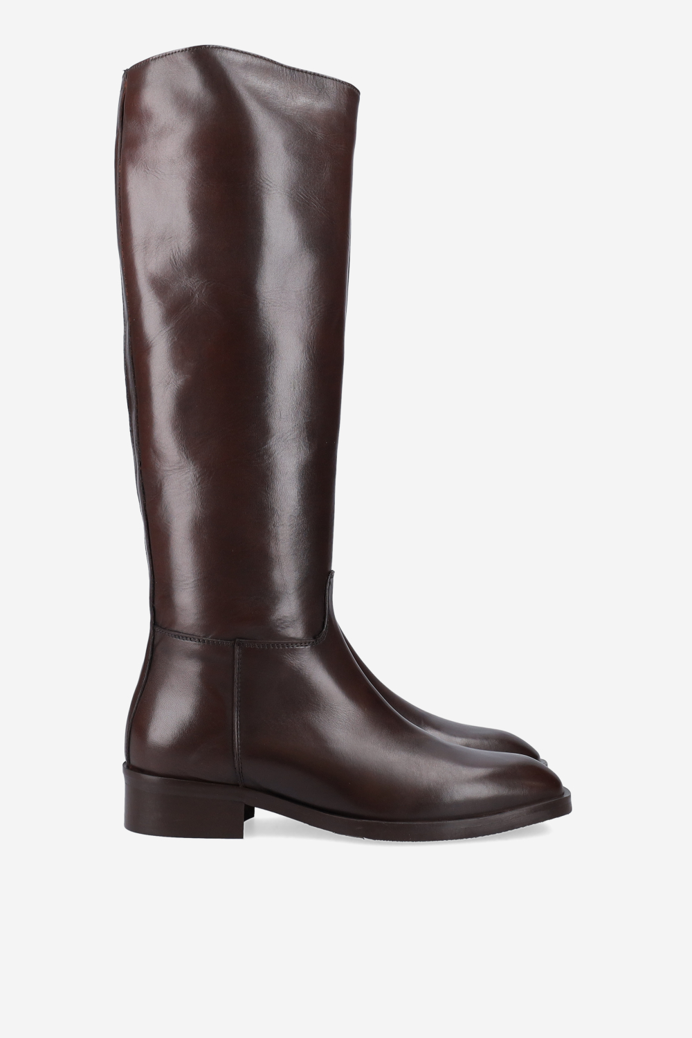 Zipped leather boots