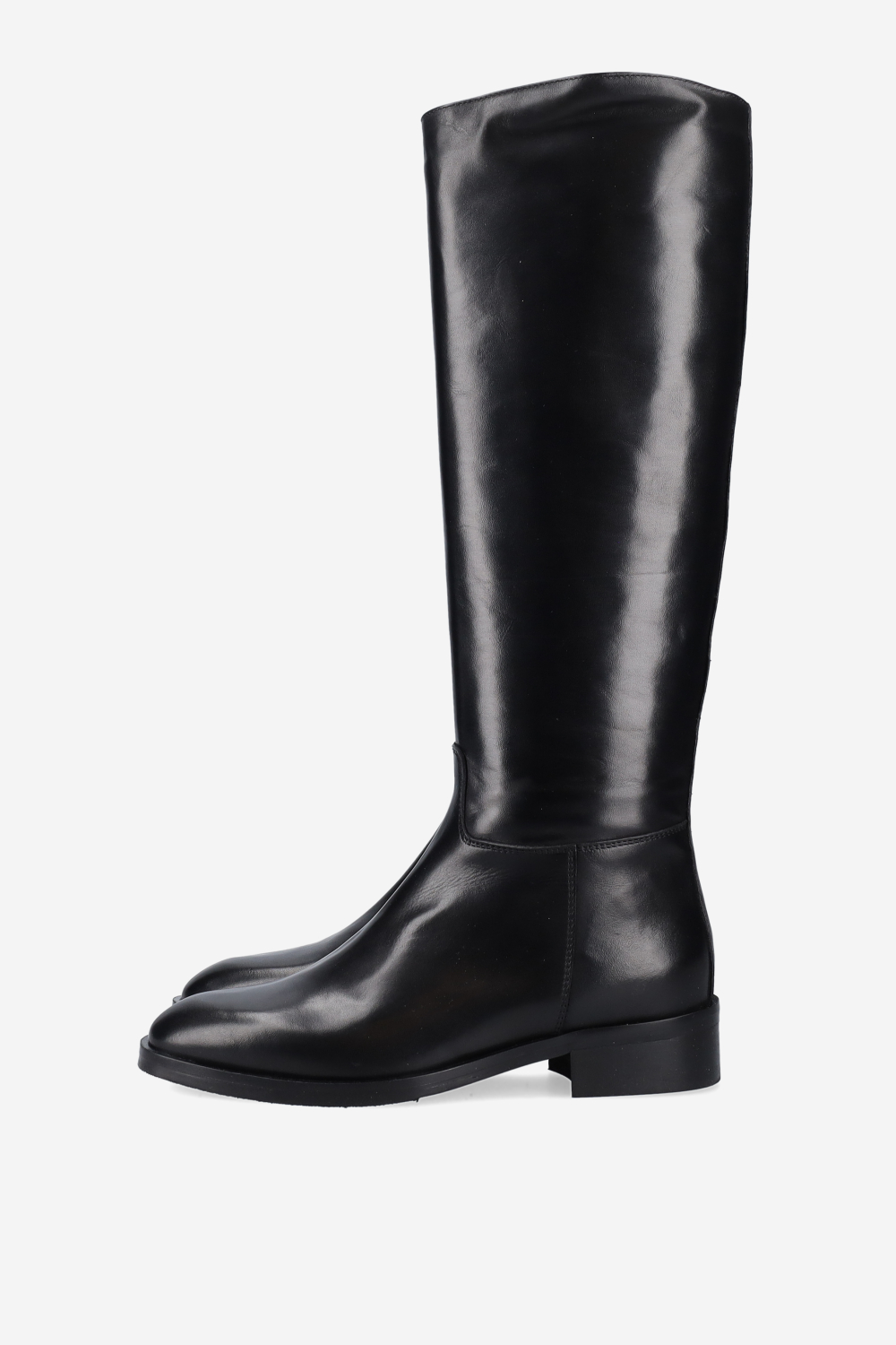 Zipped leather boots