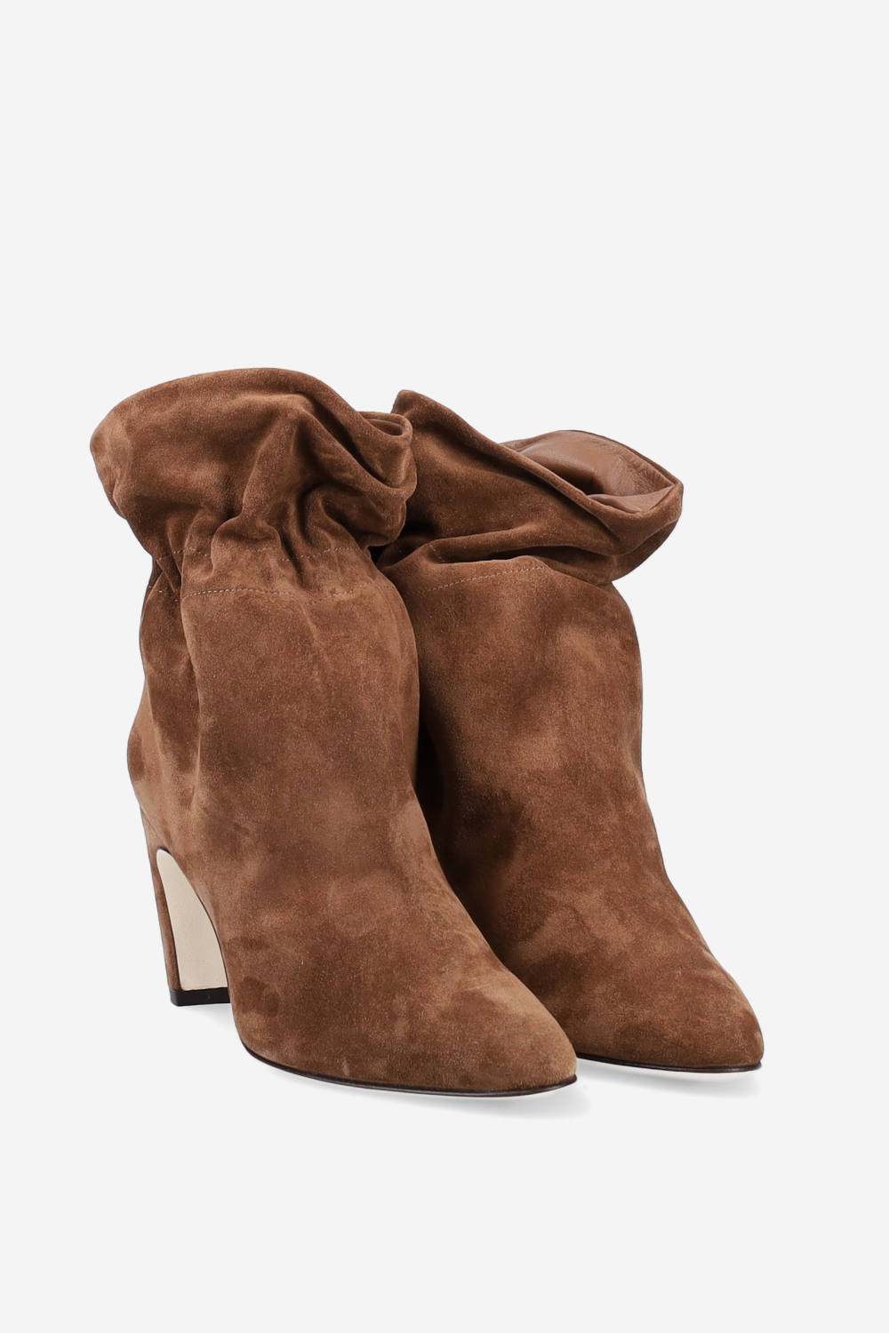 Wrinkle suede ankle boots