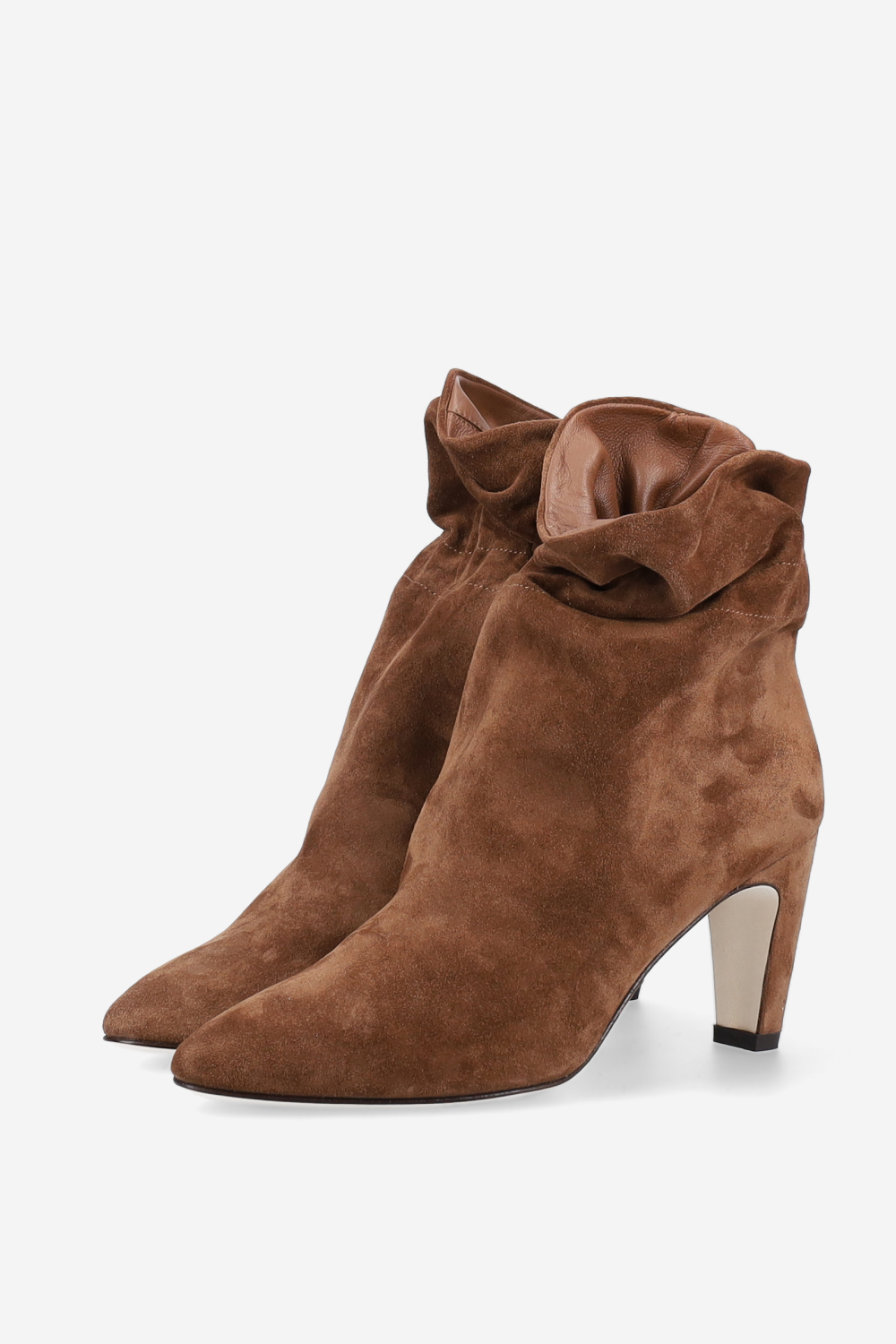 Wrinkle suede ankle boots