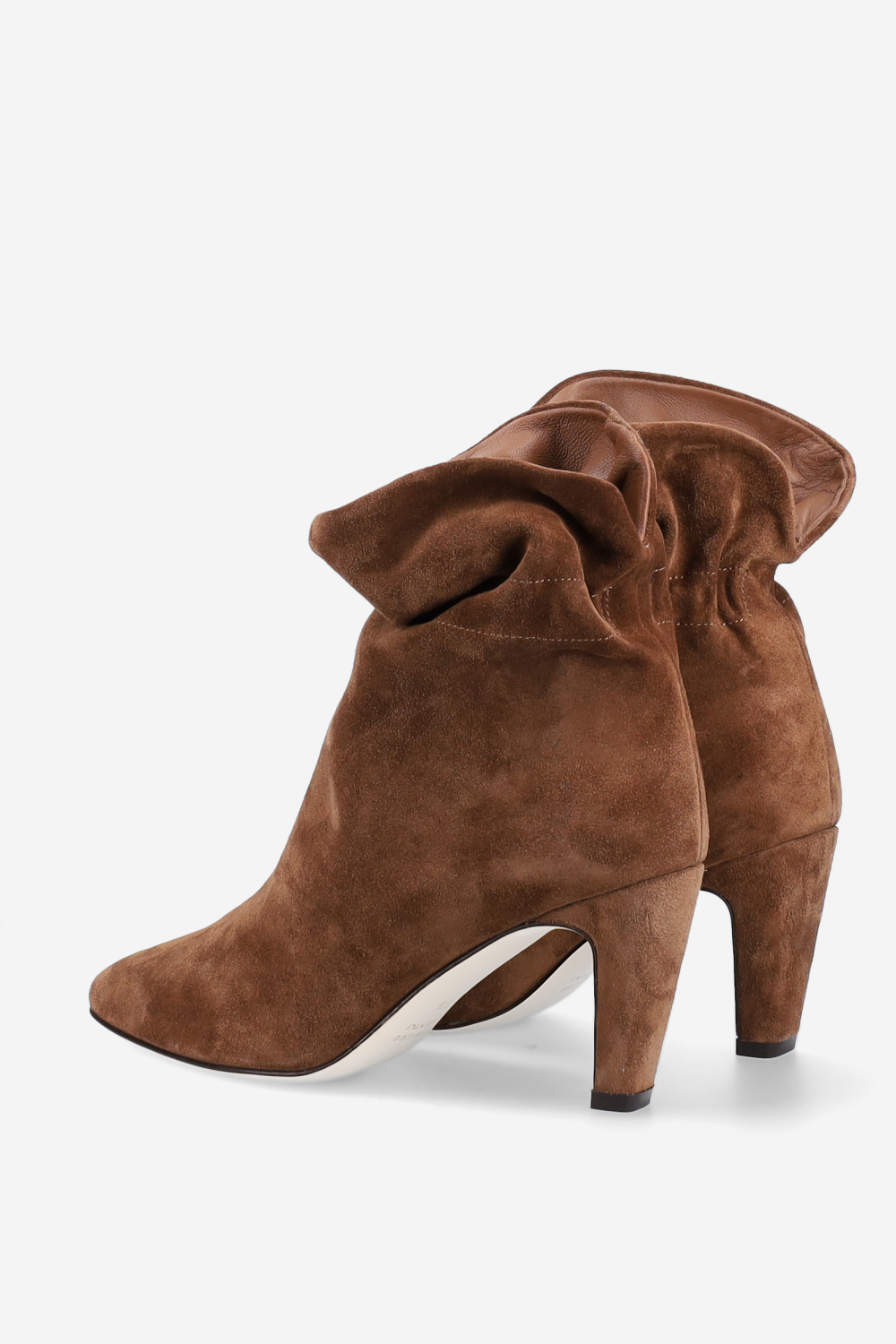Wrinkle suede ankle boots