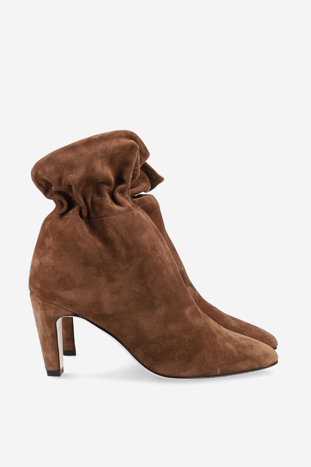 Wrinkle suede ankle boots