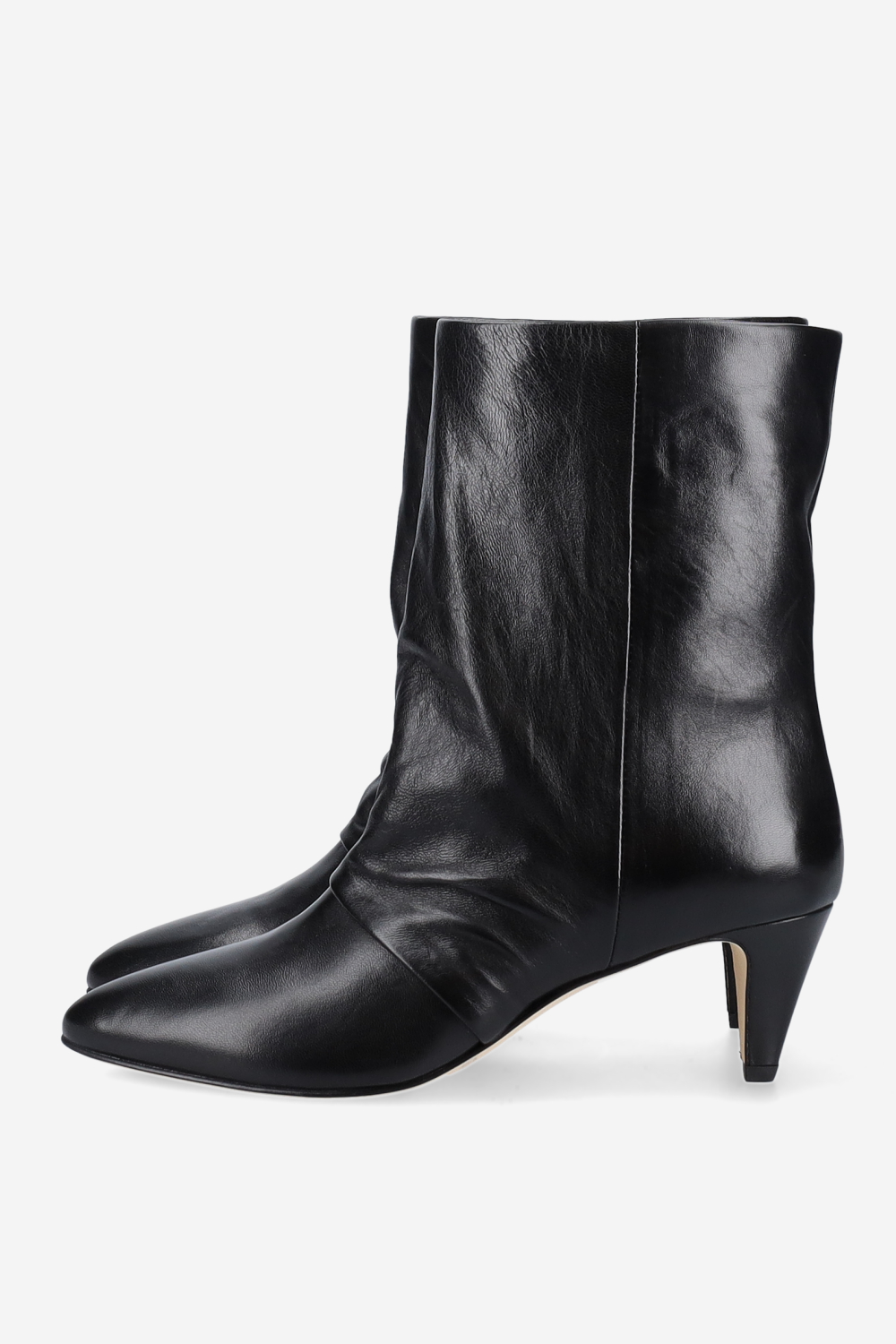Pointed-toe leather ankle boots