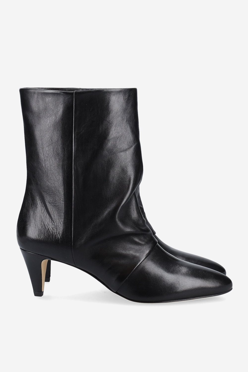 Pointed-toe leather ankle boots