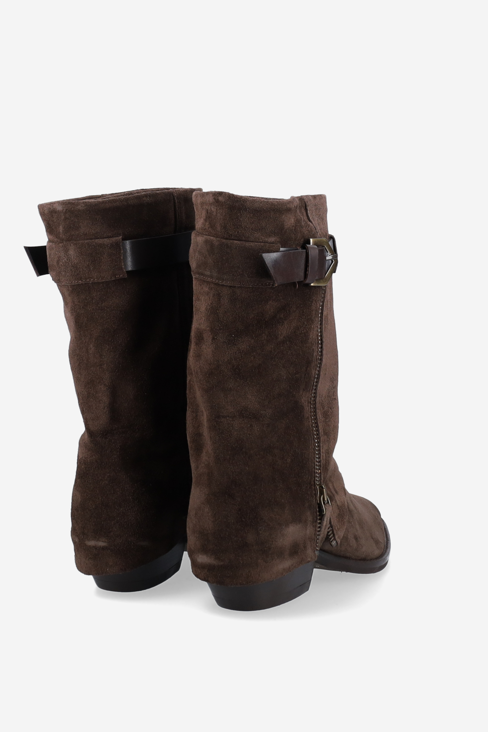 Zipped suede boots
