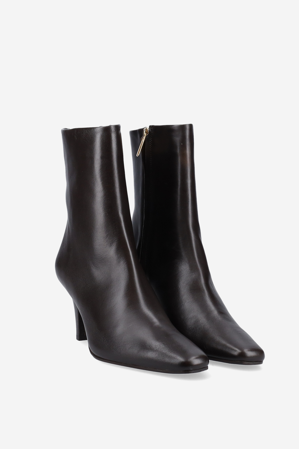 Zipped leather ankle boots