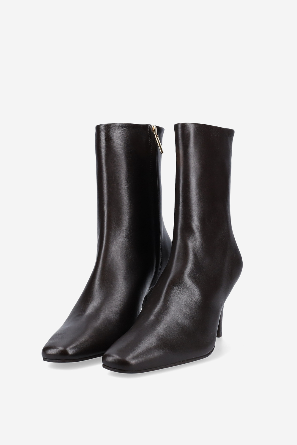 Zipped leather ankle boots