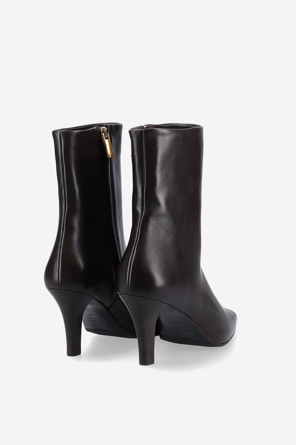 Zipped leather ankle boots
