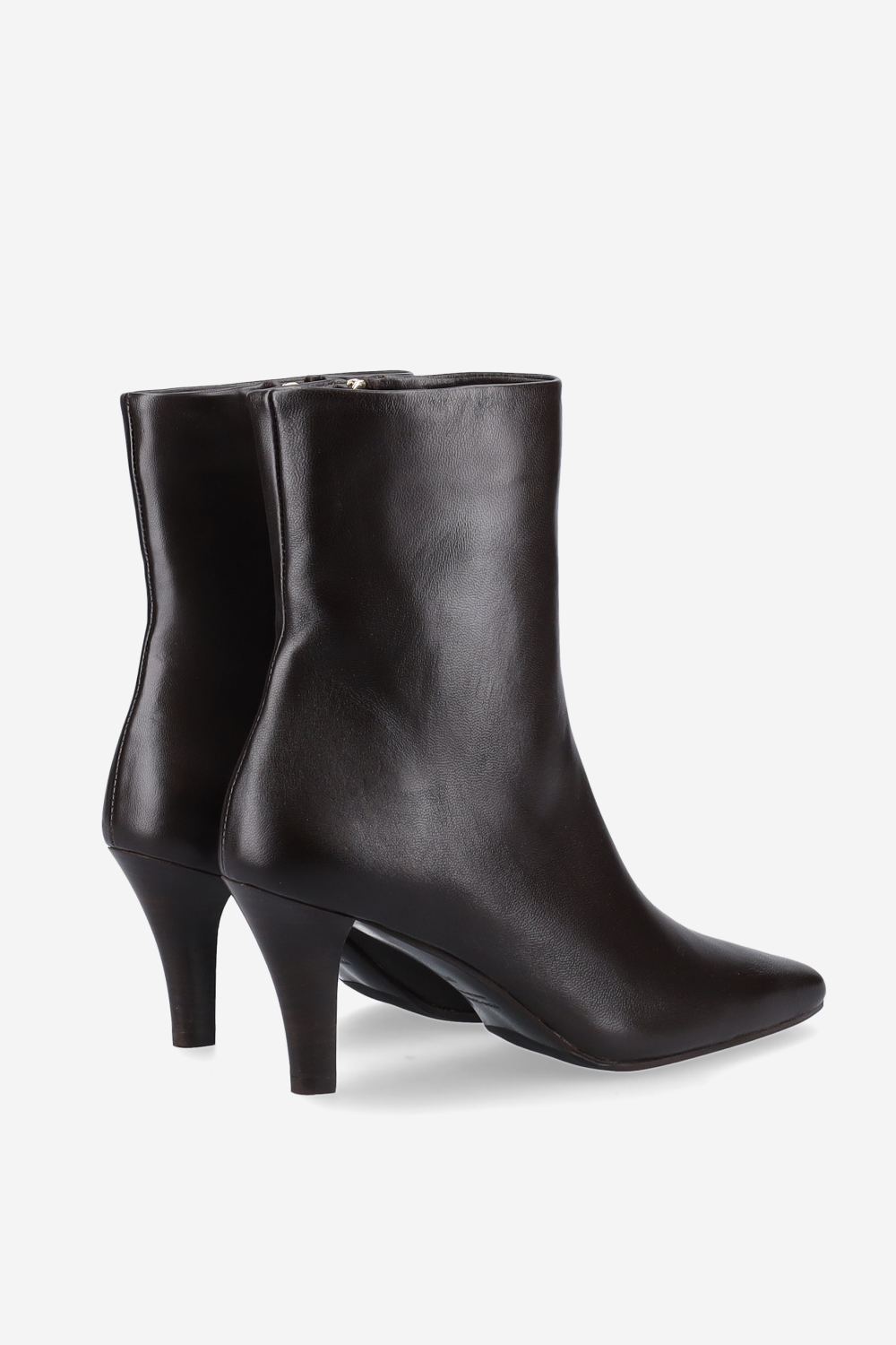 Zipped leather ankle boots