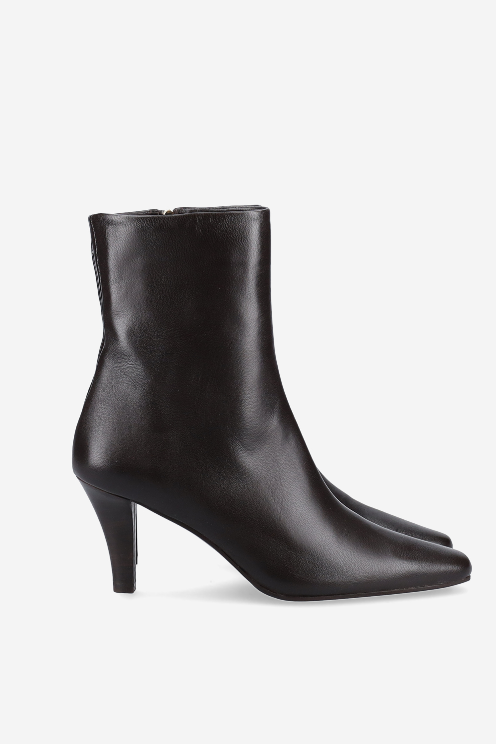 Zipped leather ankle boots