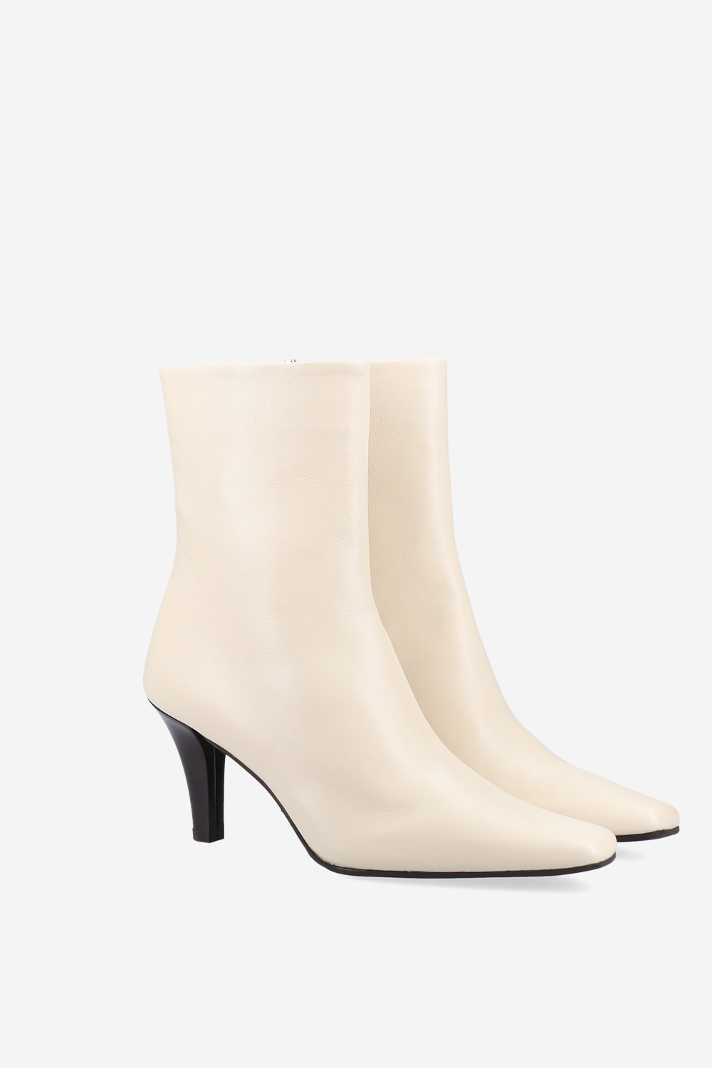 Zipped leather ankle boots