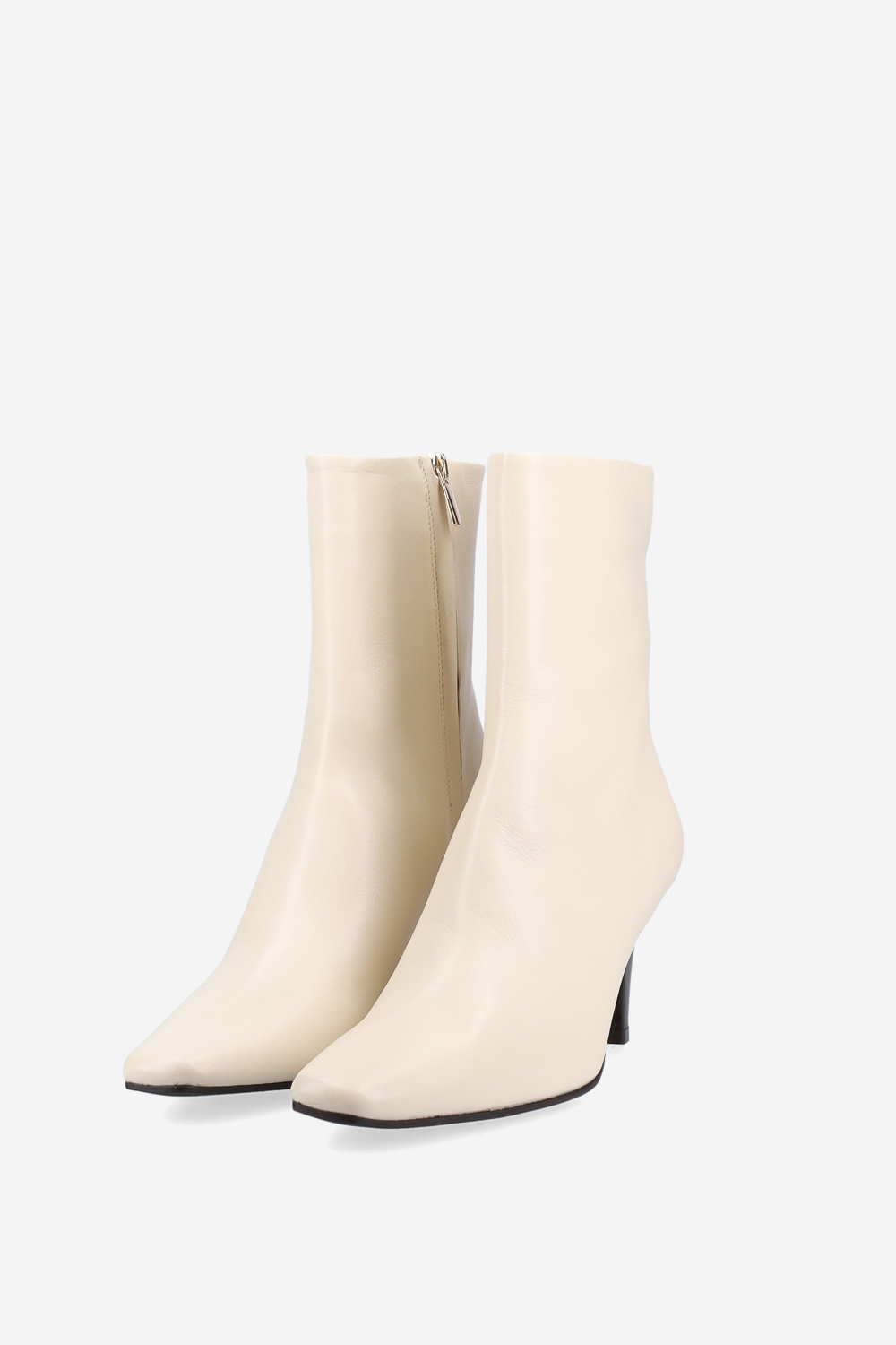 Zipped leather ankle boots