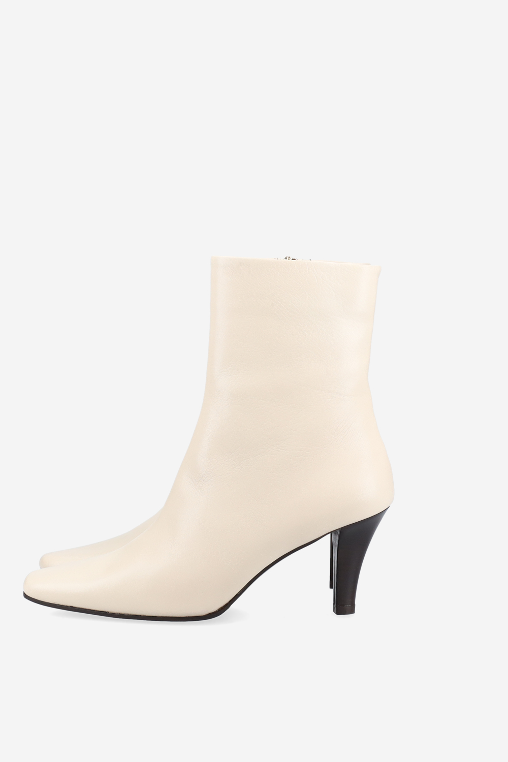 Zipped leather ankle boots
