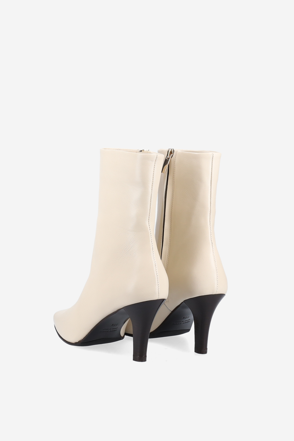 Zipped leather ankle boots