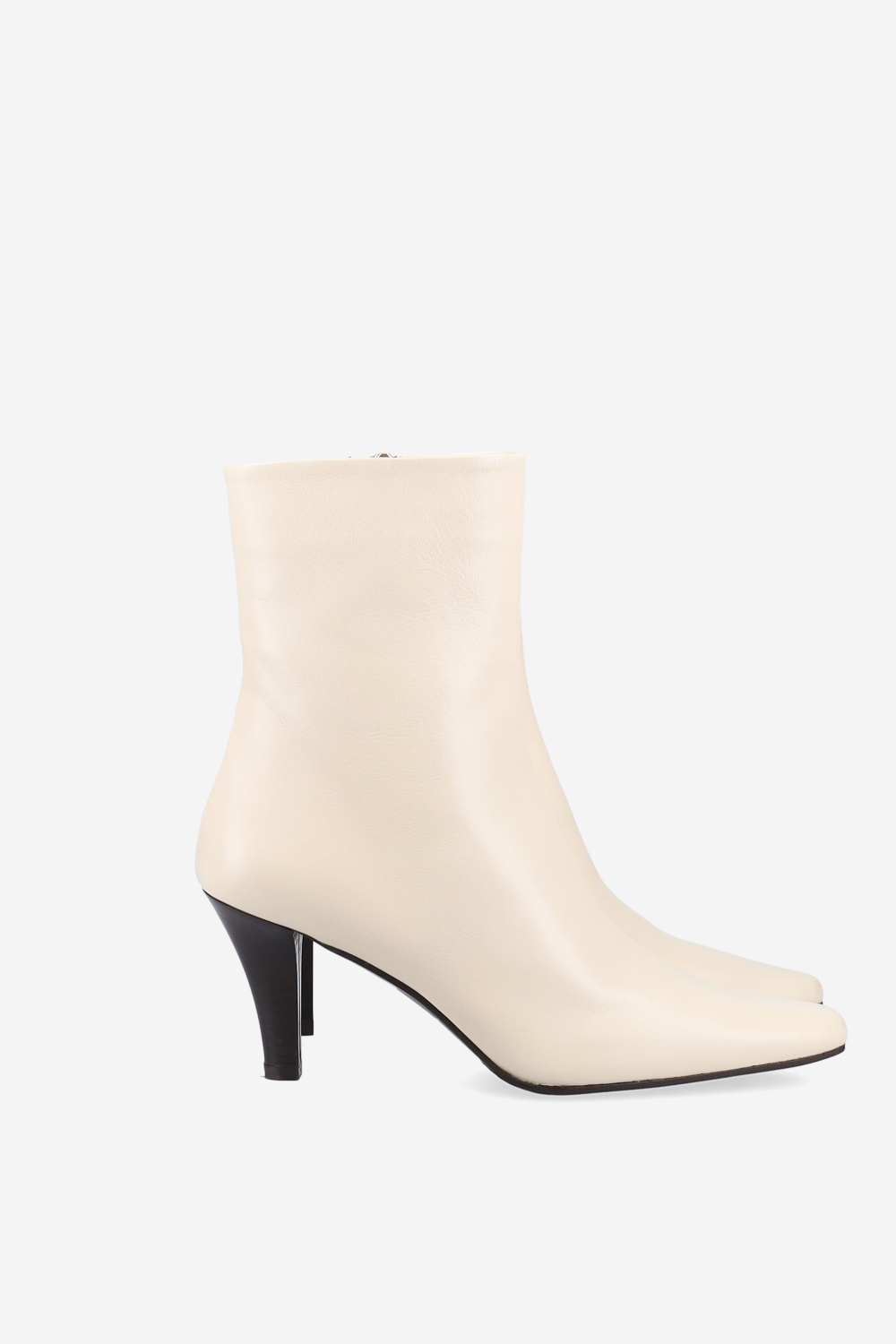 Zipped leather ankle boots