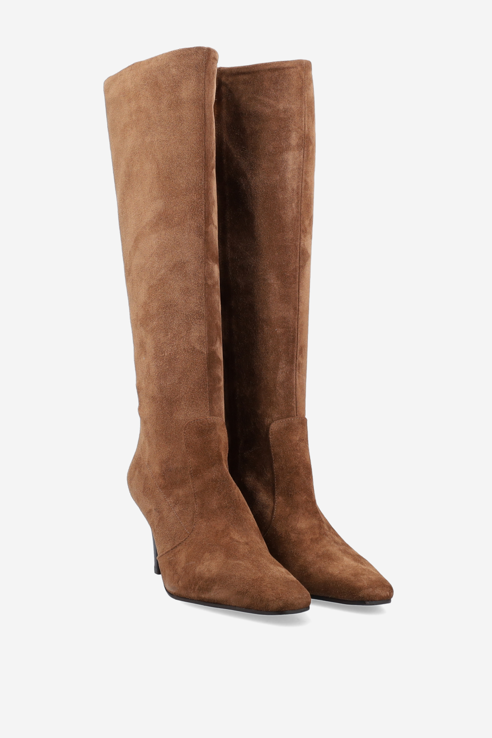 Pointed-toe suede boots