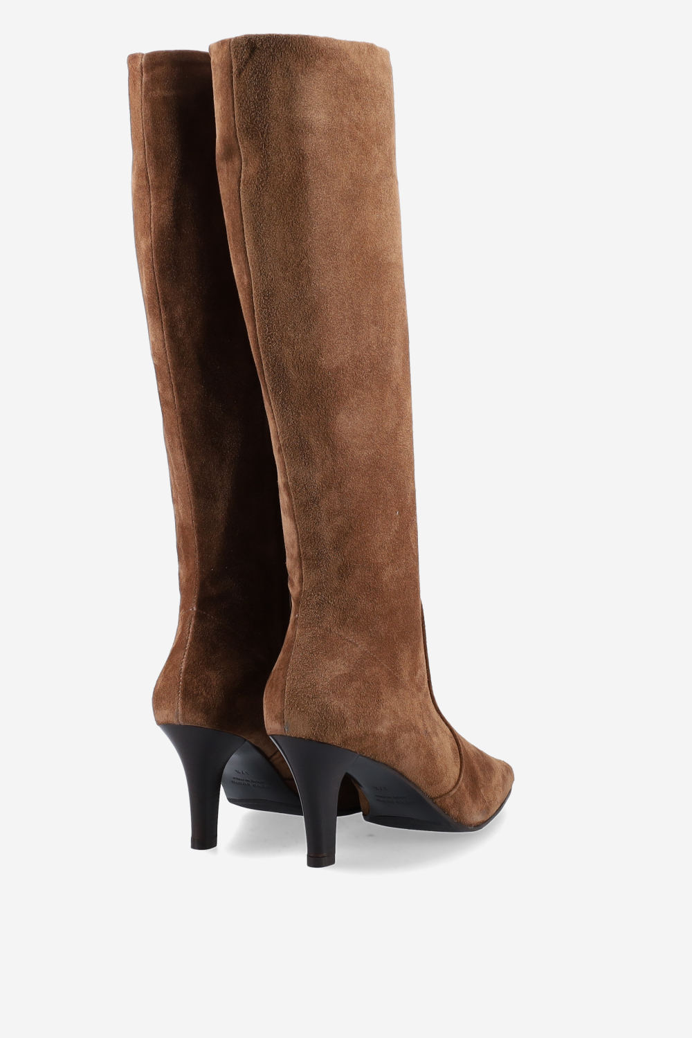 Pointed-toe suede boots