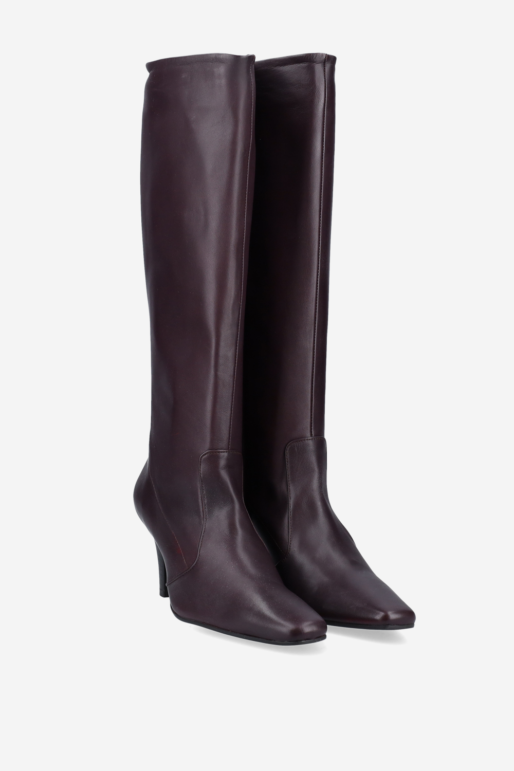 Zipped leather boots