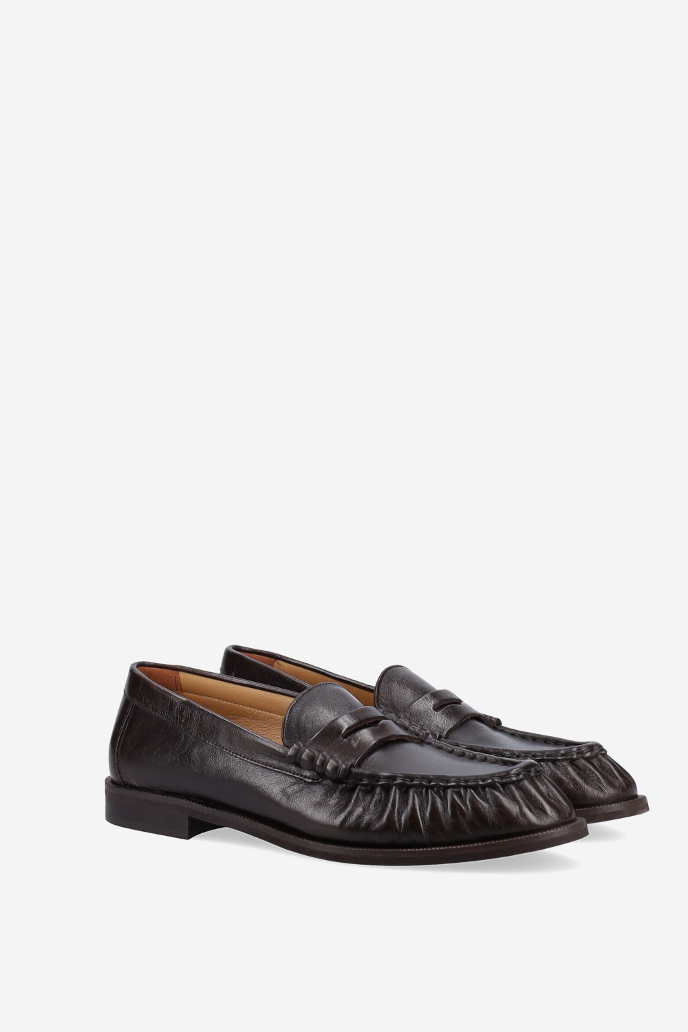 Wrinkle leather loafers