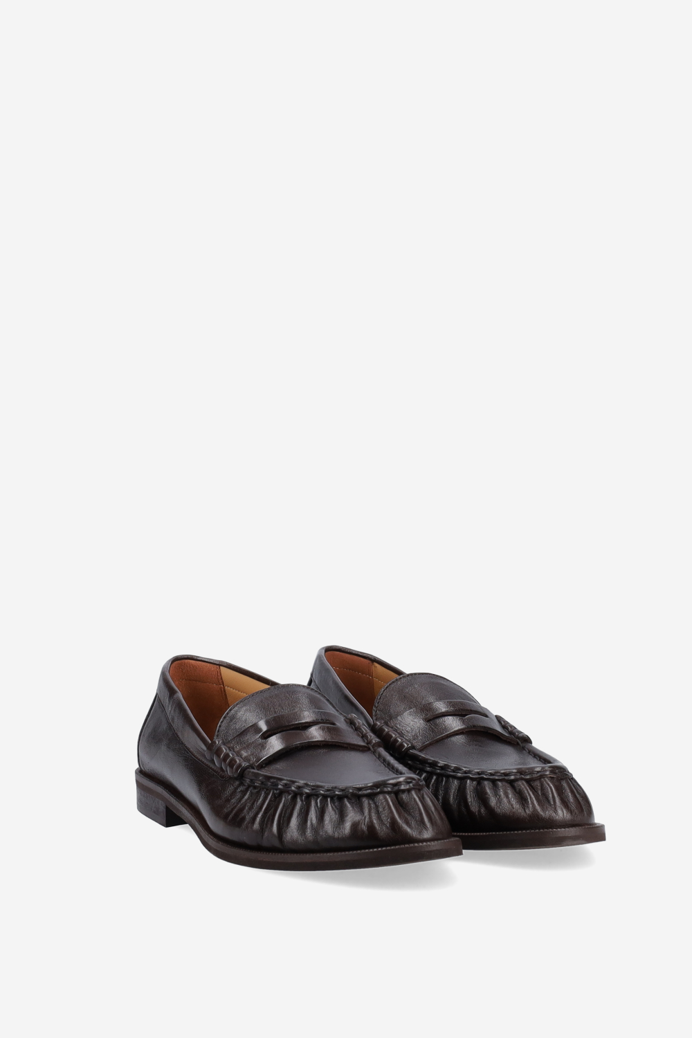 Wrinkle leather loafers