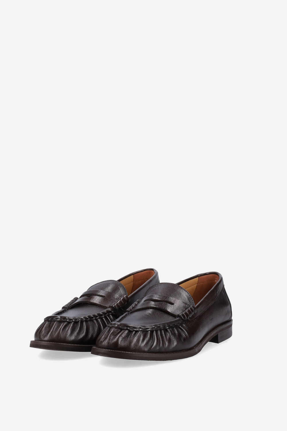 Wrinkle leather loafers