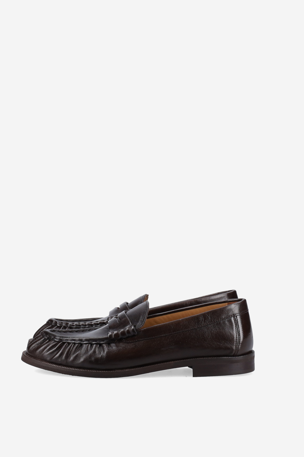 Wrinkle leather loafers