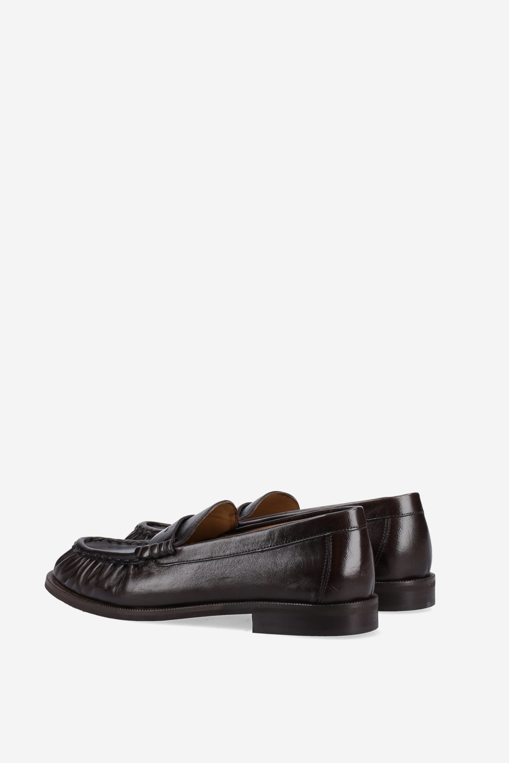 Wrinkle leather loafers