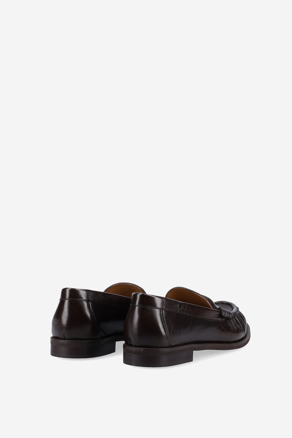 Wrinkle leather loafers