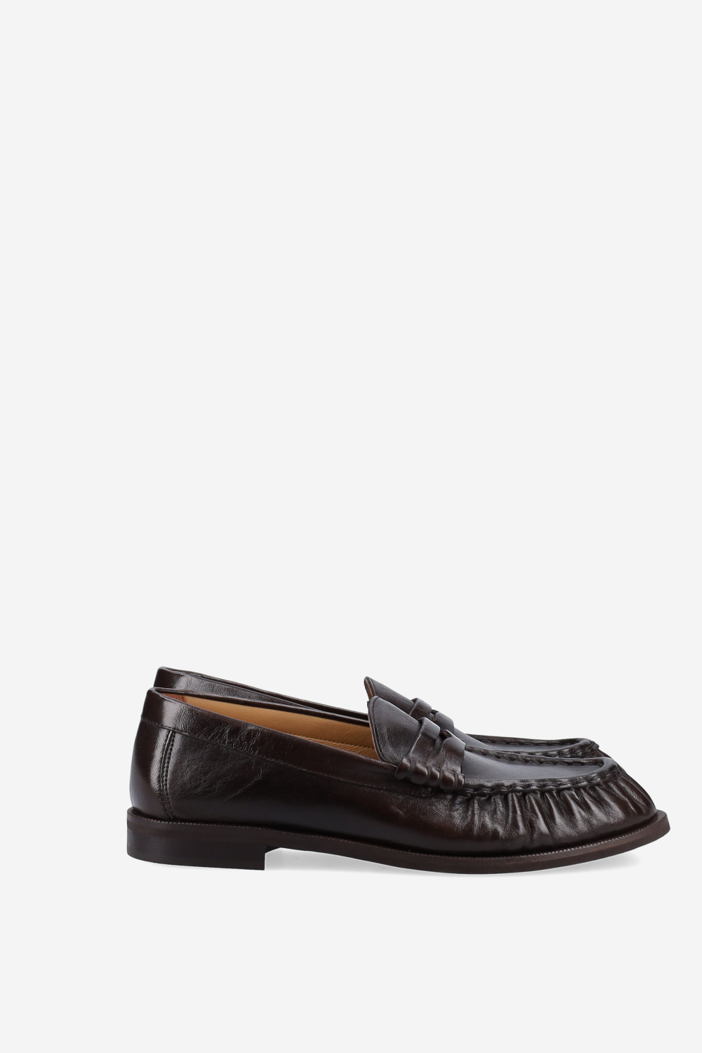 Wrinkle leather loafers
