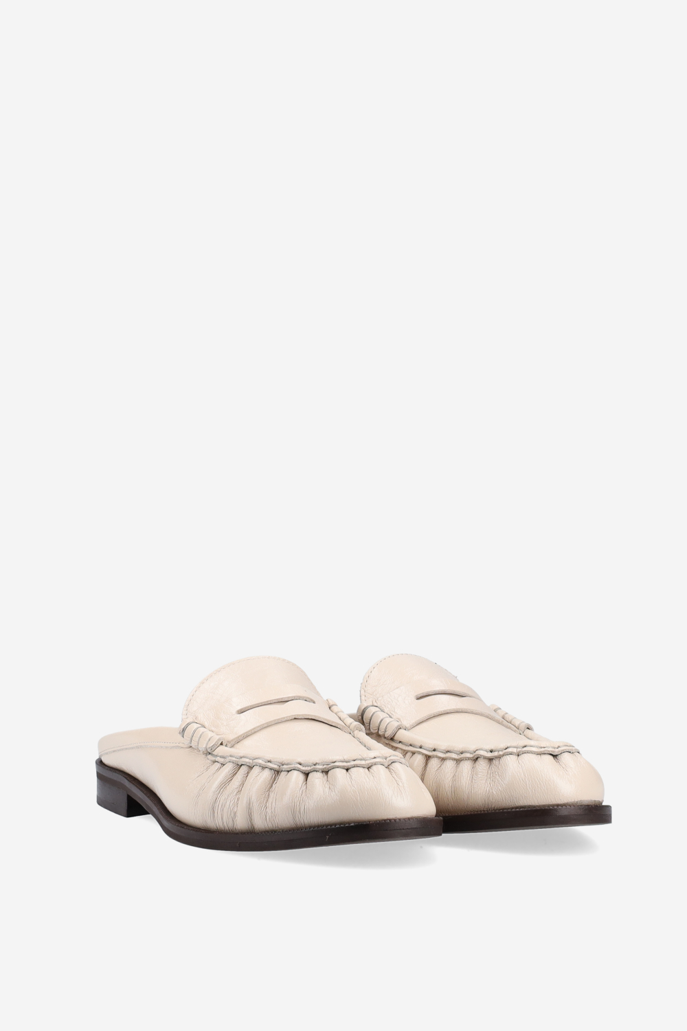 Wrinkle leather loafer mules