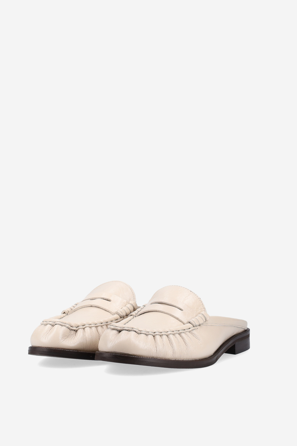Wrinkle leather loafer mules