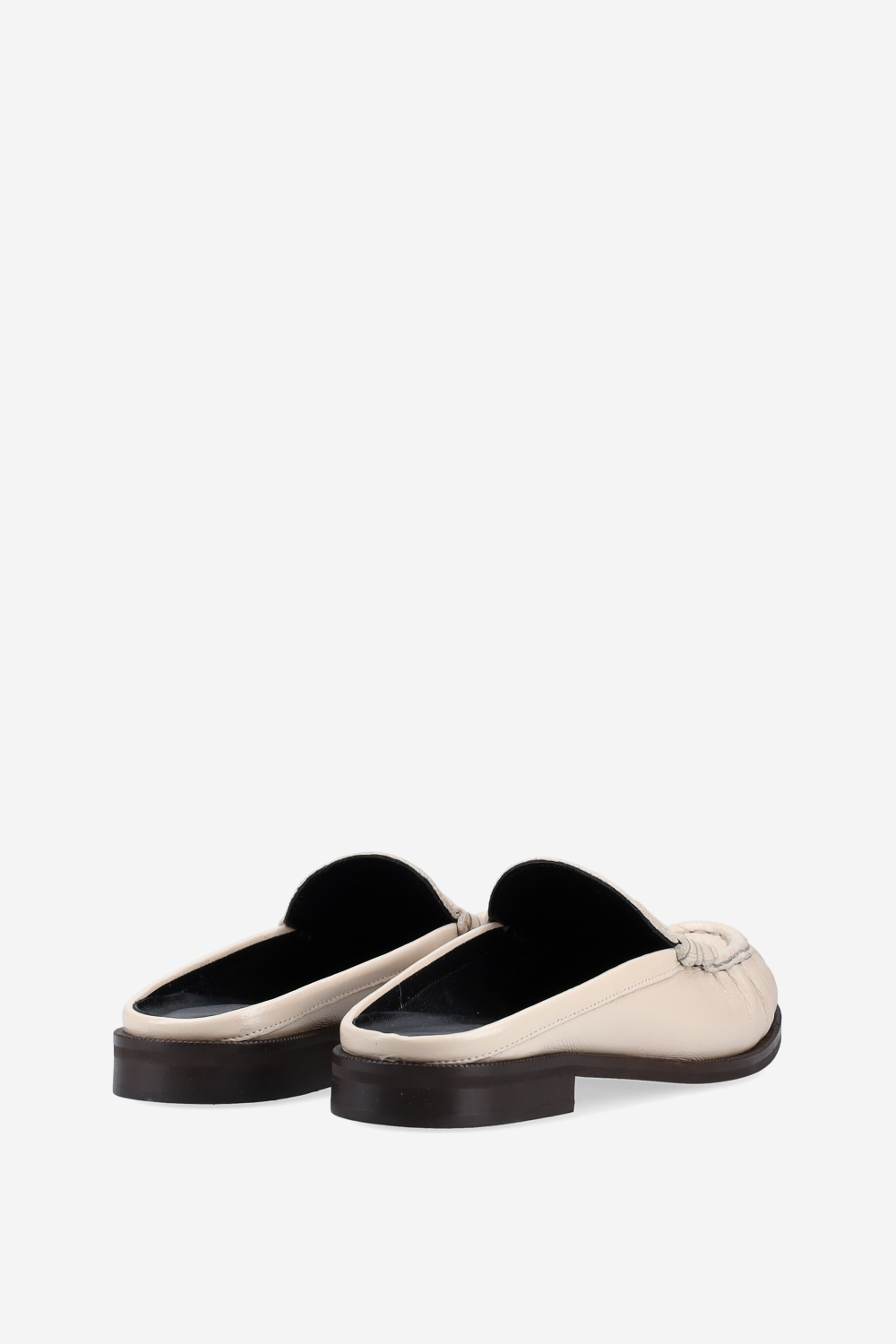 Wrinkle leather loafer mules