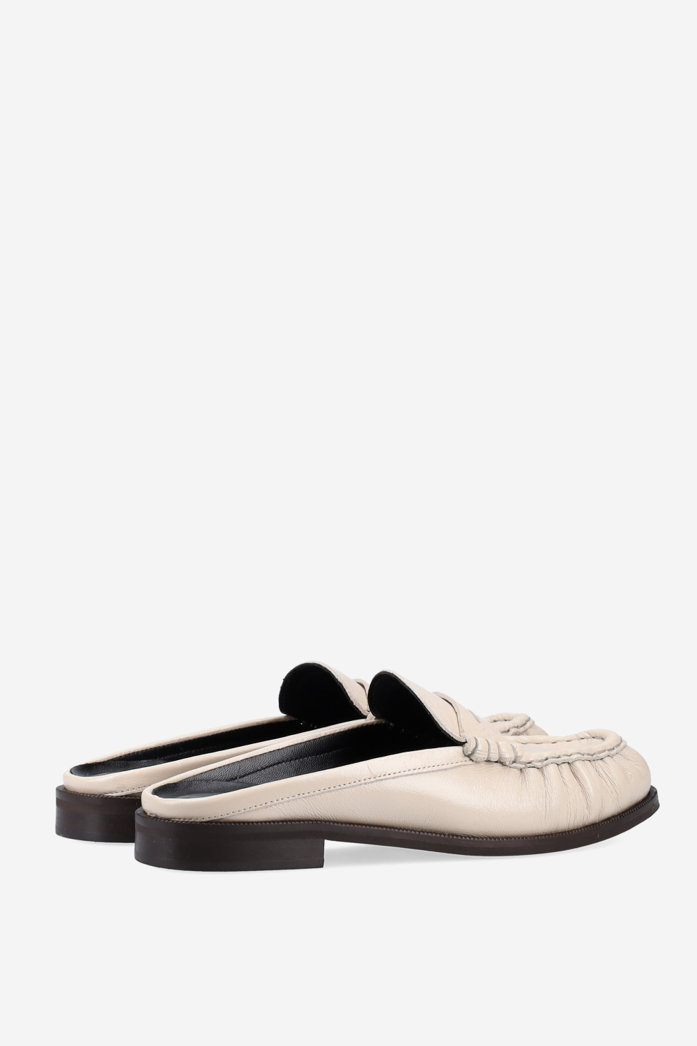 Wrinkle leather loafer mules