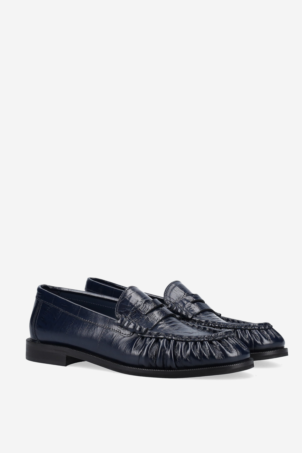 Wrinkle leather loafers