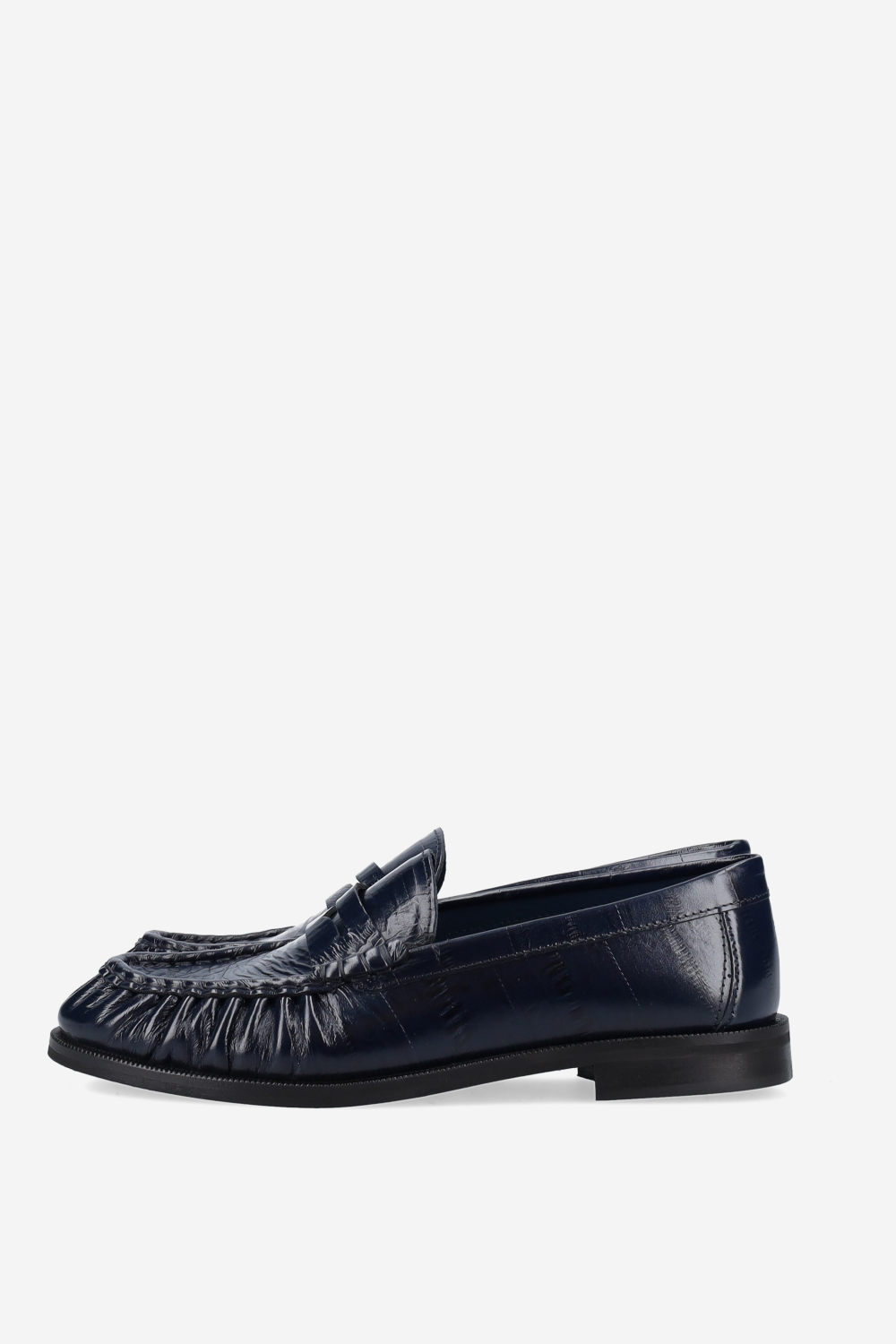 Wrinkle leather loafers