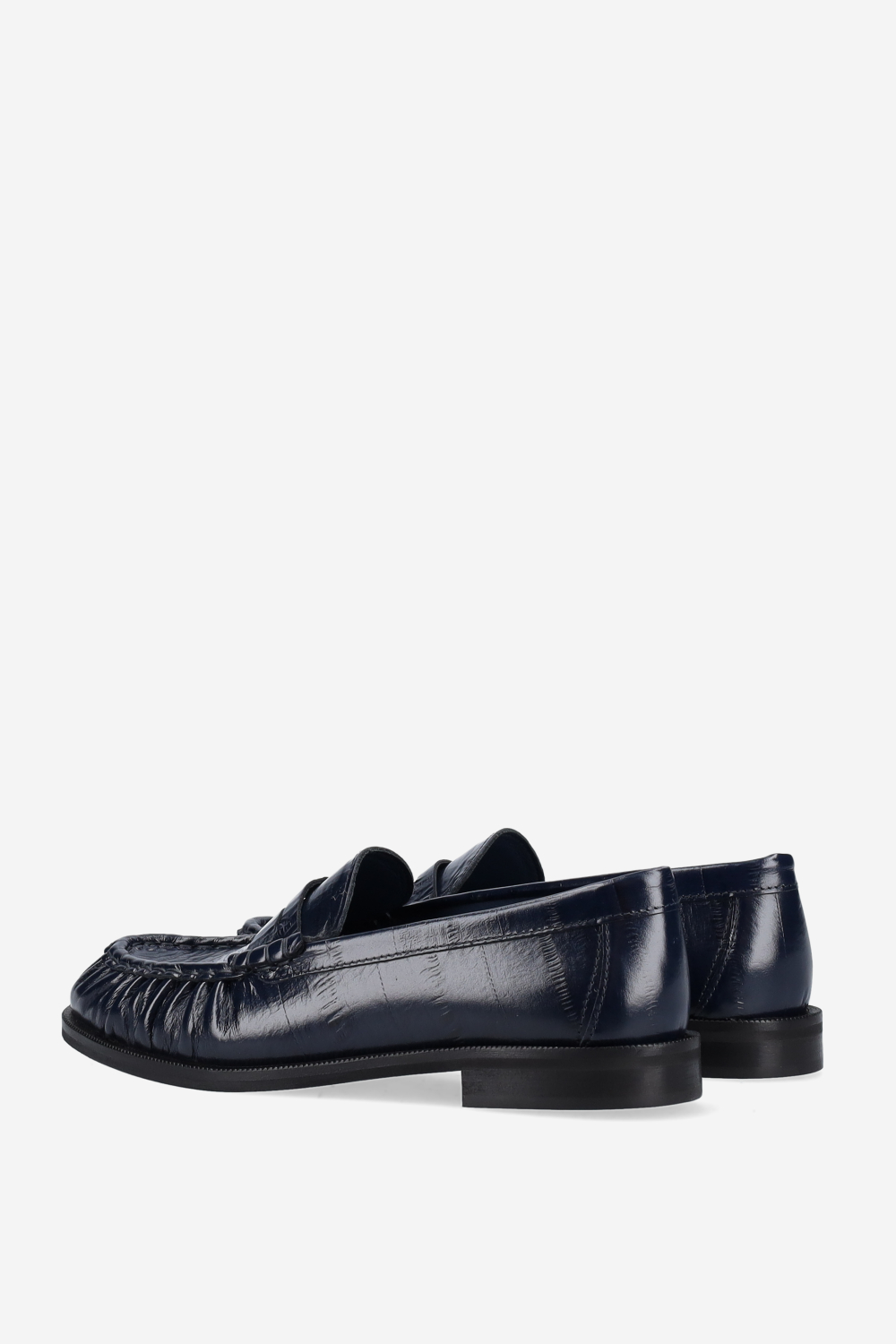 Wrinkle leather loafers
