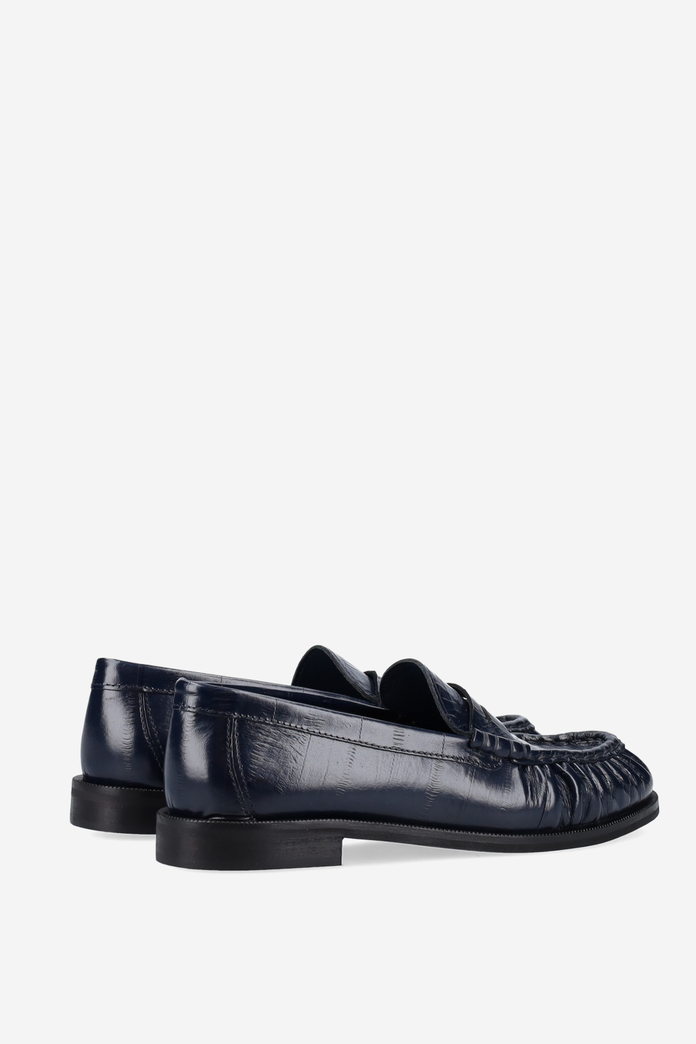Wrinkle leather loafers