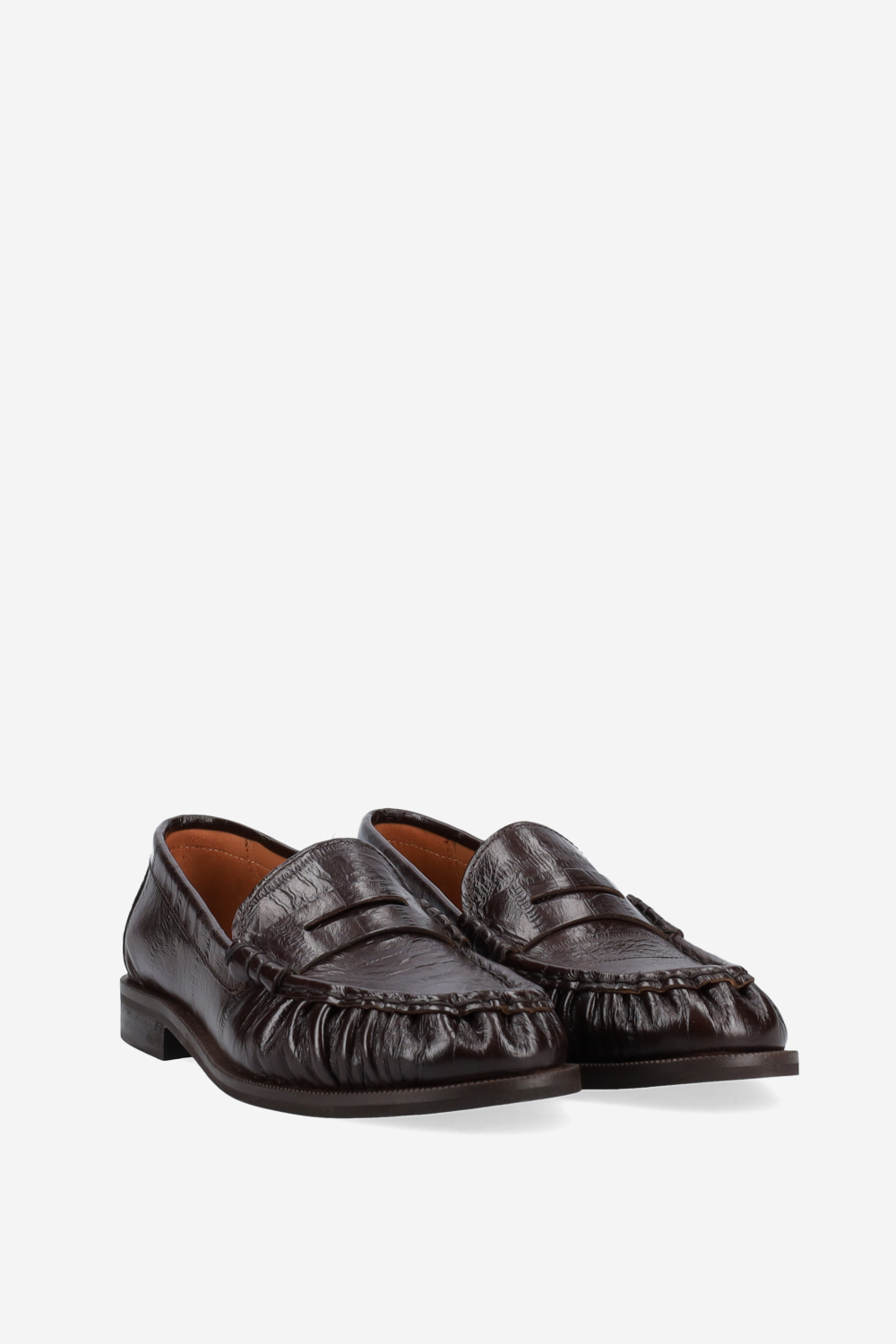 Wrinkle leather loafers