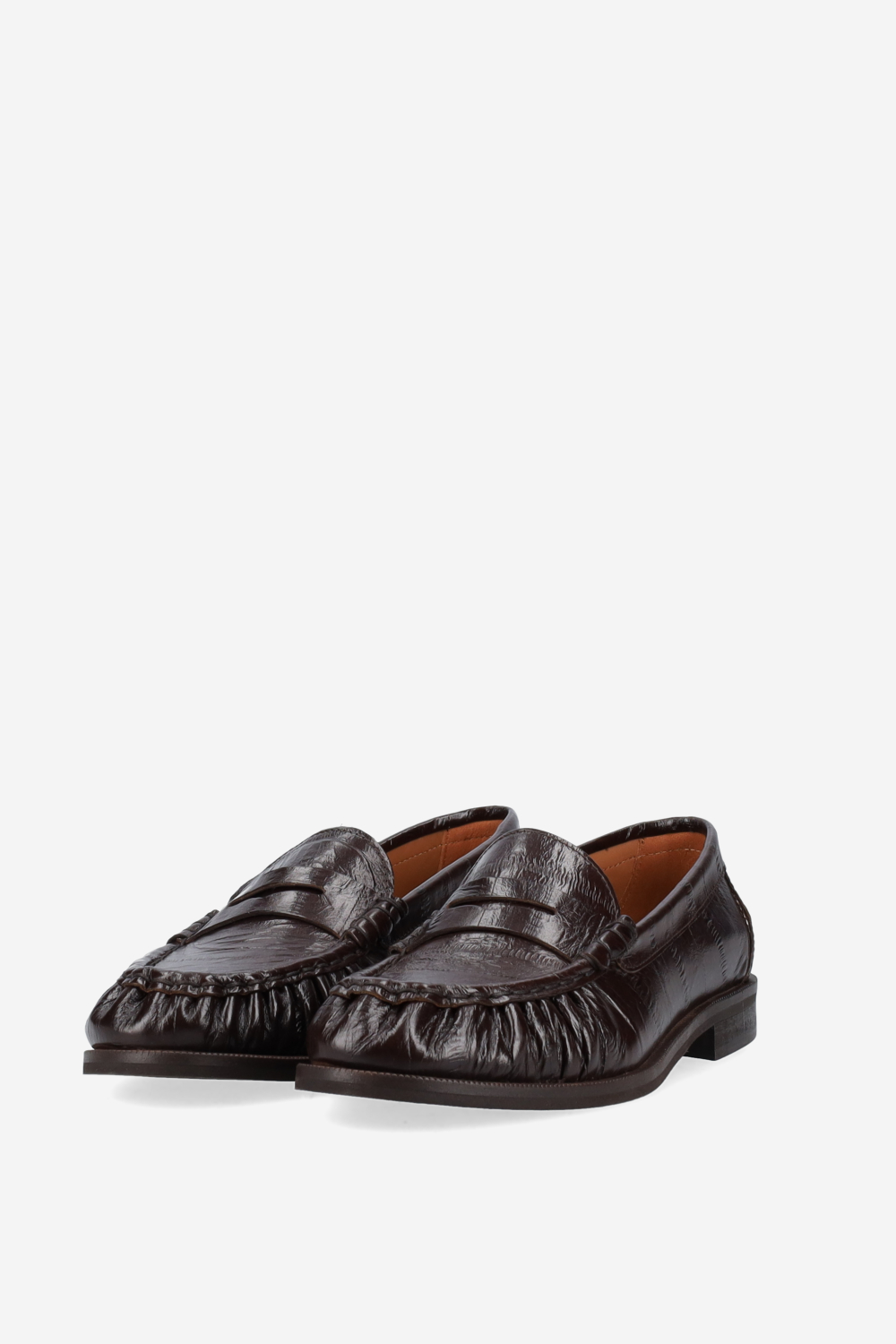 Wrinkle leather loafers