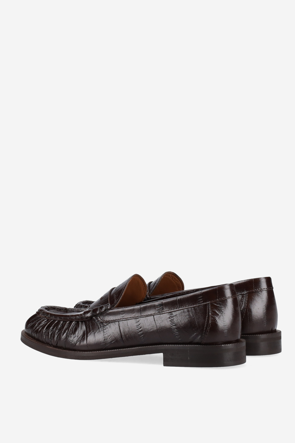 Wrinkle leather loafers