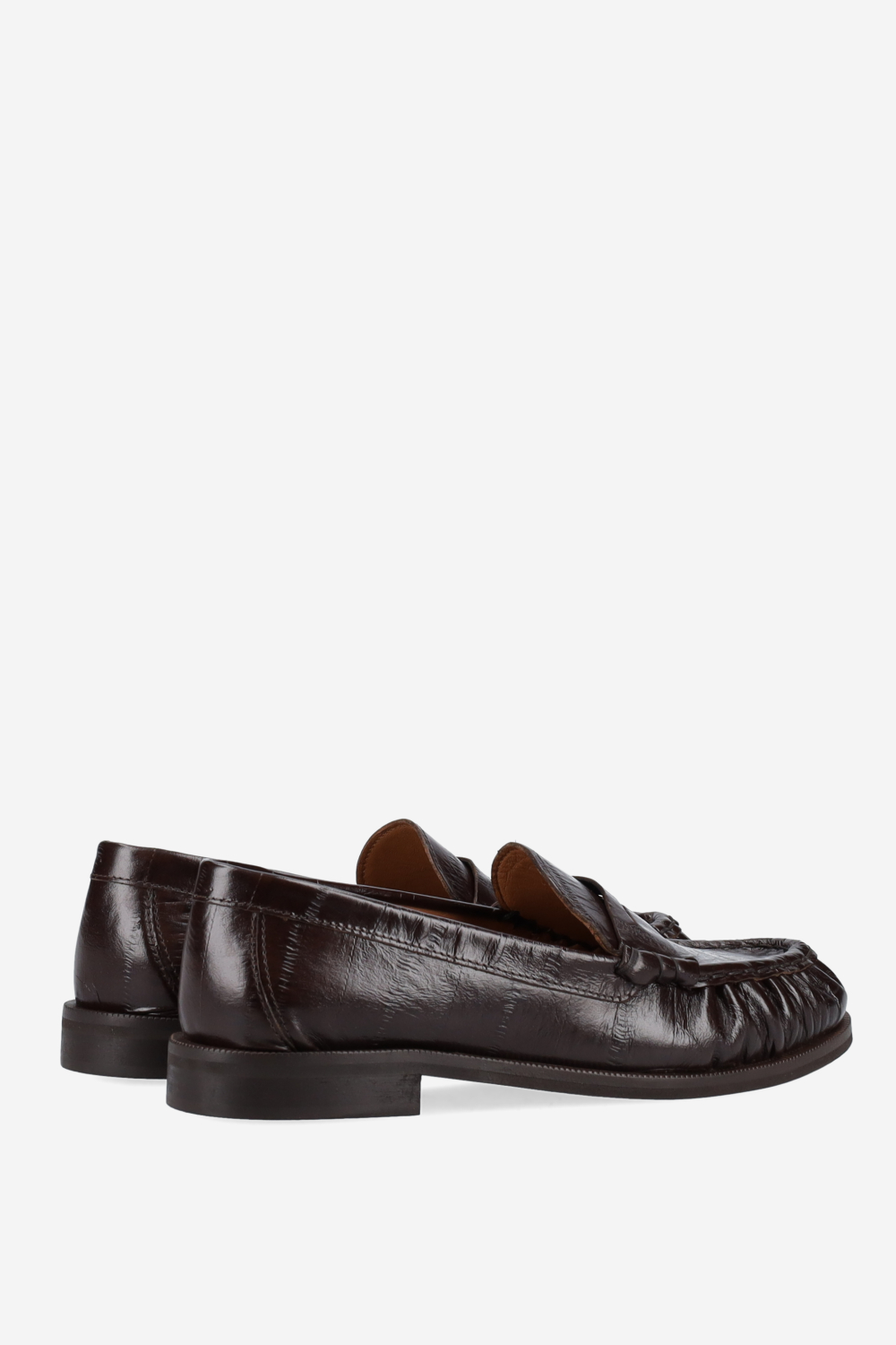 Wrinkle leather loafers