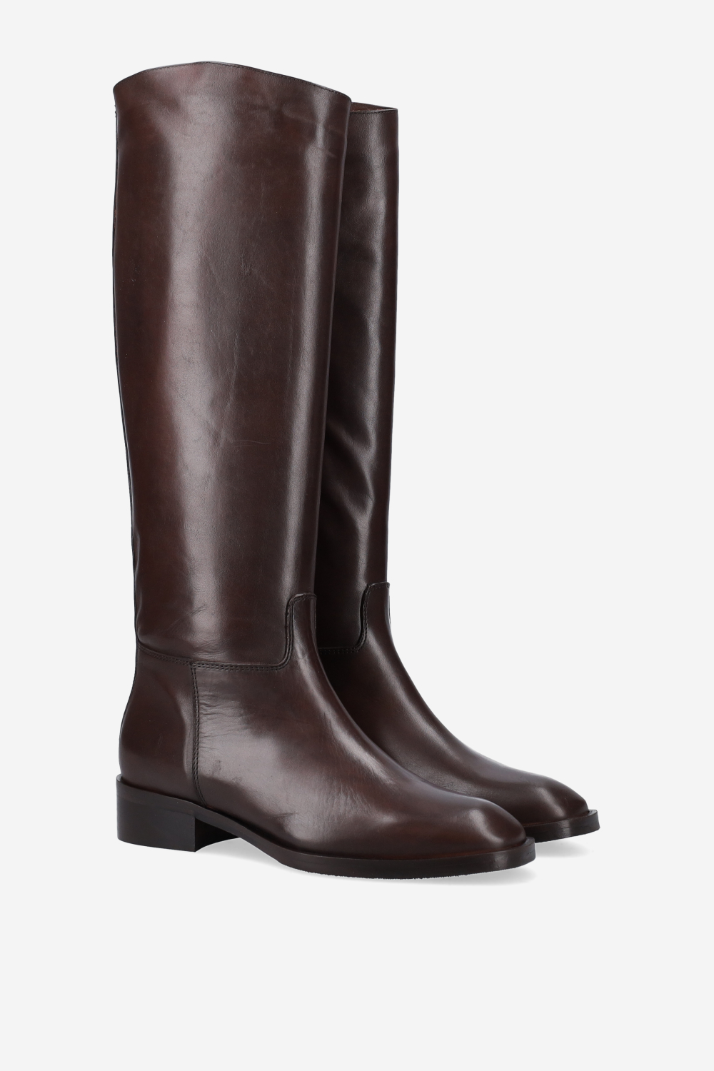 Zipped leather boots