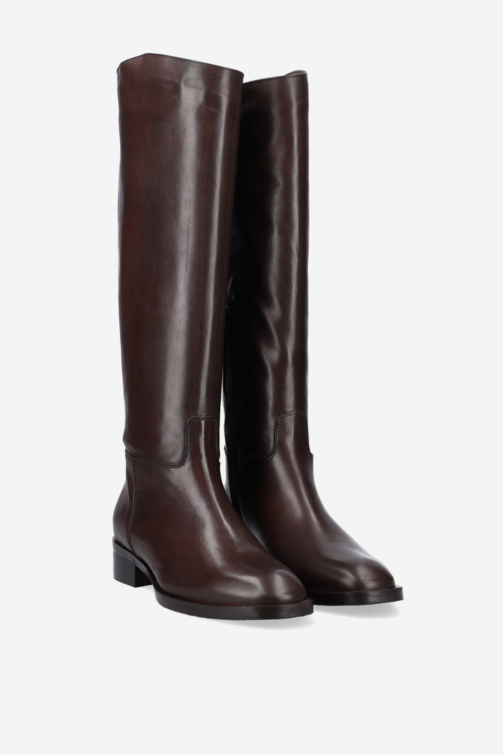Zipped leather boots