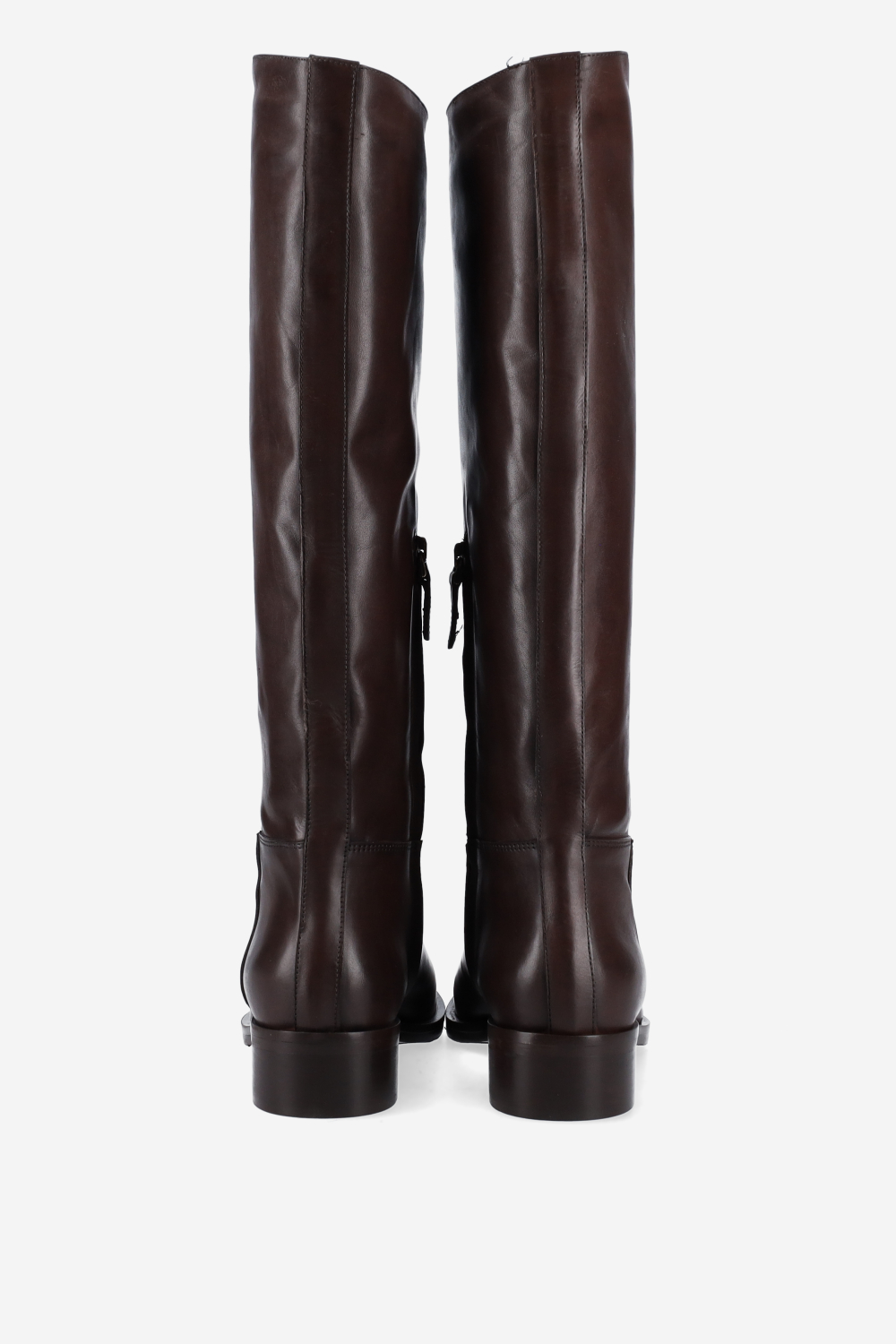 Zipped leather boots