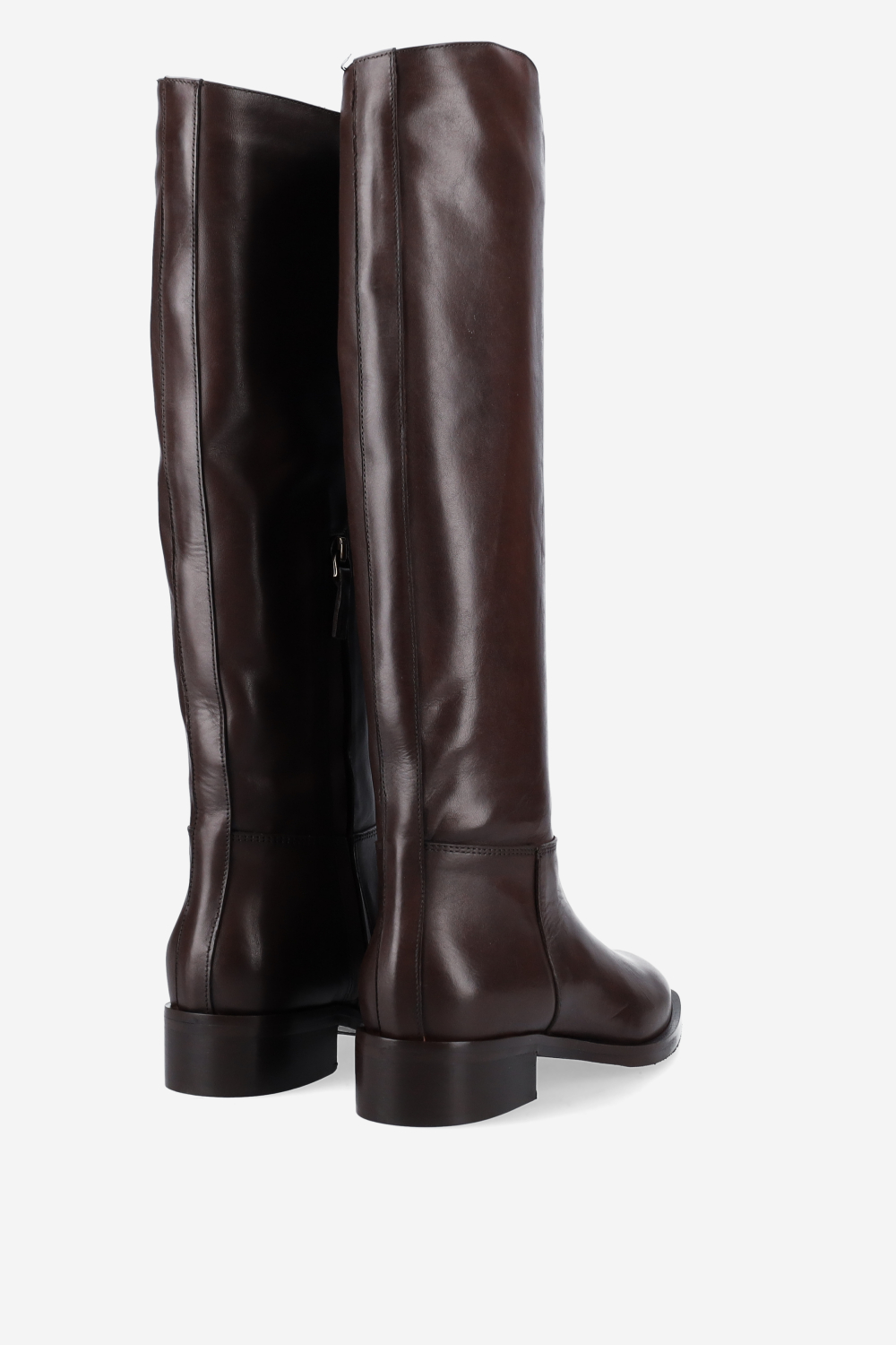 Zipped leather boots